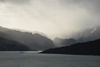 Lago Grey